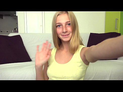 ❤️ Когда мне скучно, я лениво мастурбирую свою розовую писечку ❤️ Видео траха на порно сайте pornxlxx.ru