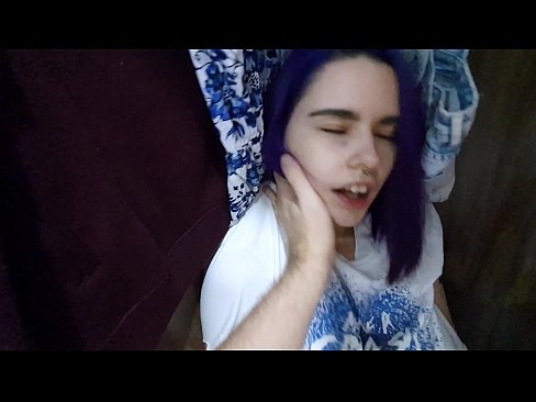 ❤️ Нашел сестренку в шкафу и помог кончить ❤️ Видео траха на порно сайте pornxlxx.ru
